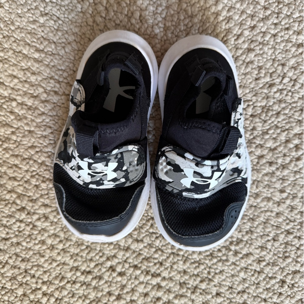 Under Armour Kids Black and Gray Sneakers
